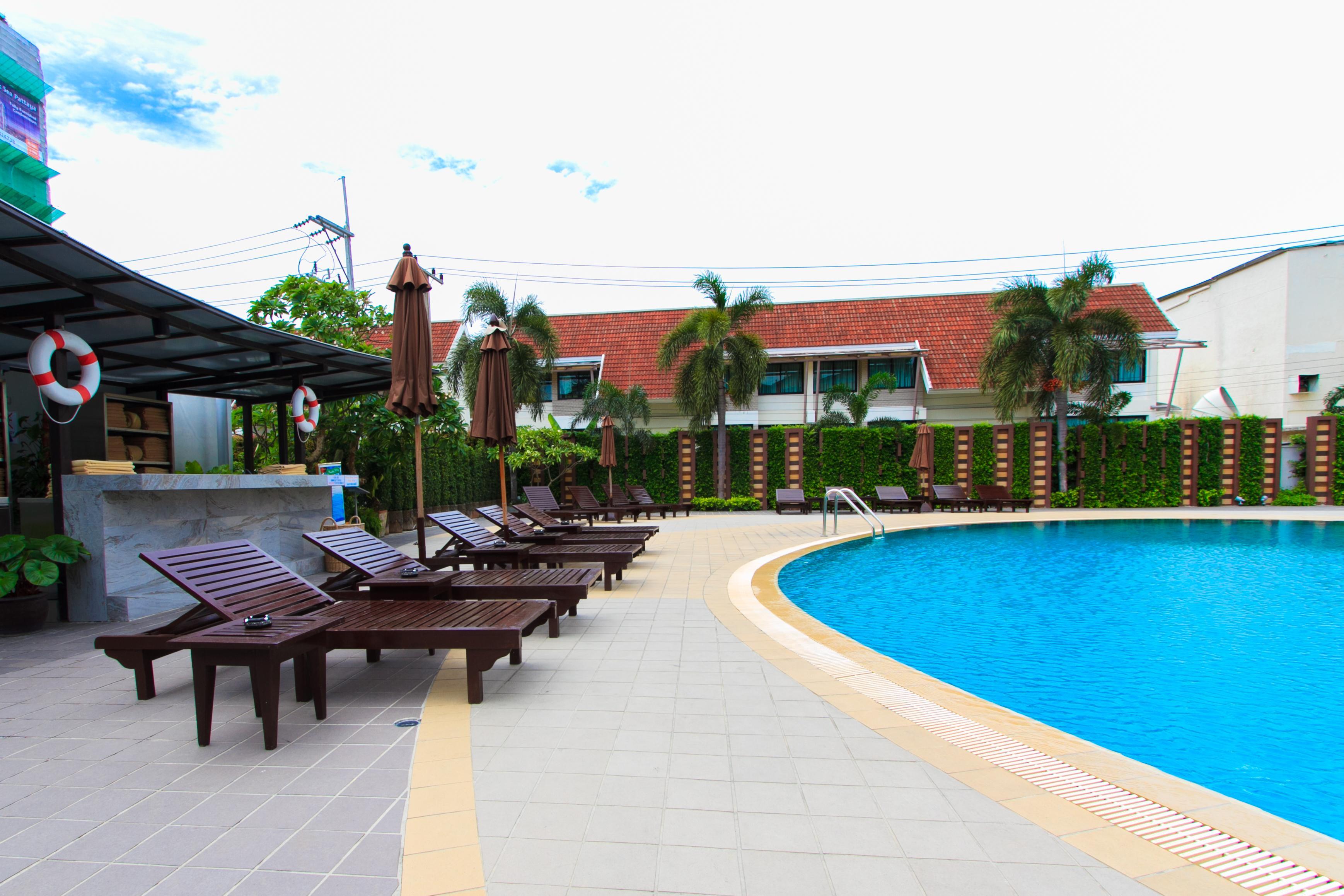 Pattaya Discovery Beach Hotel - Sha Extra Plus Exterior photo